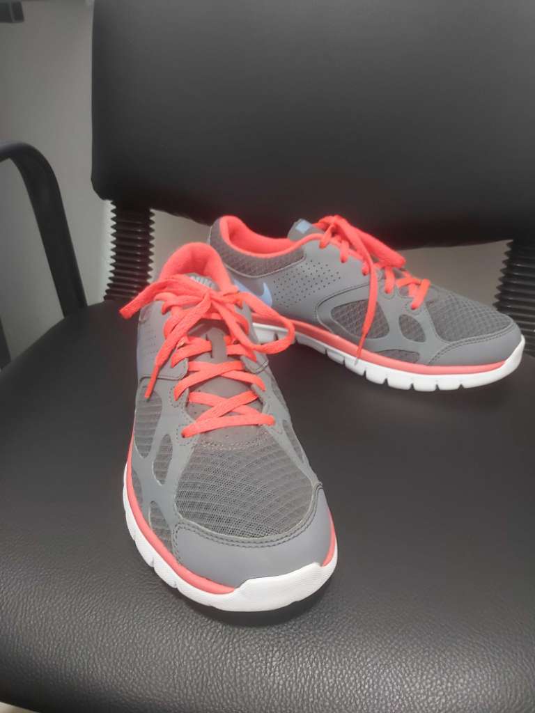 Chaussures de sport d'origine importés Nike taille 42 