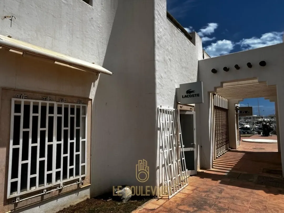A louer local commercial à Yasmine Hammamet 
