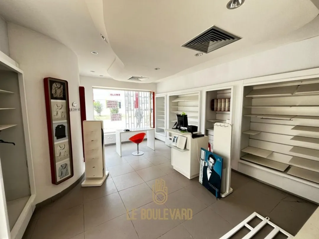 A louer local commercial à Yasmine Hammamet 