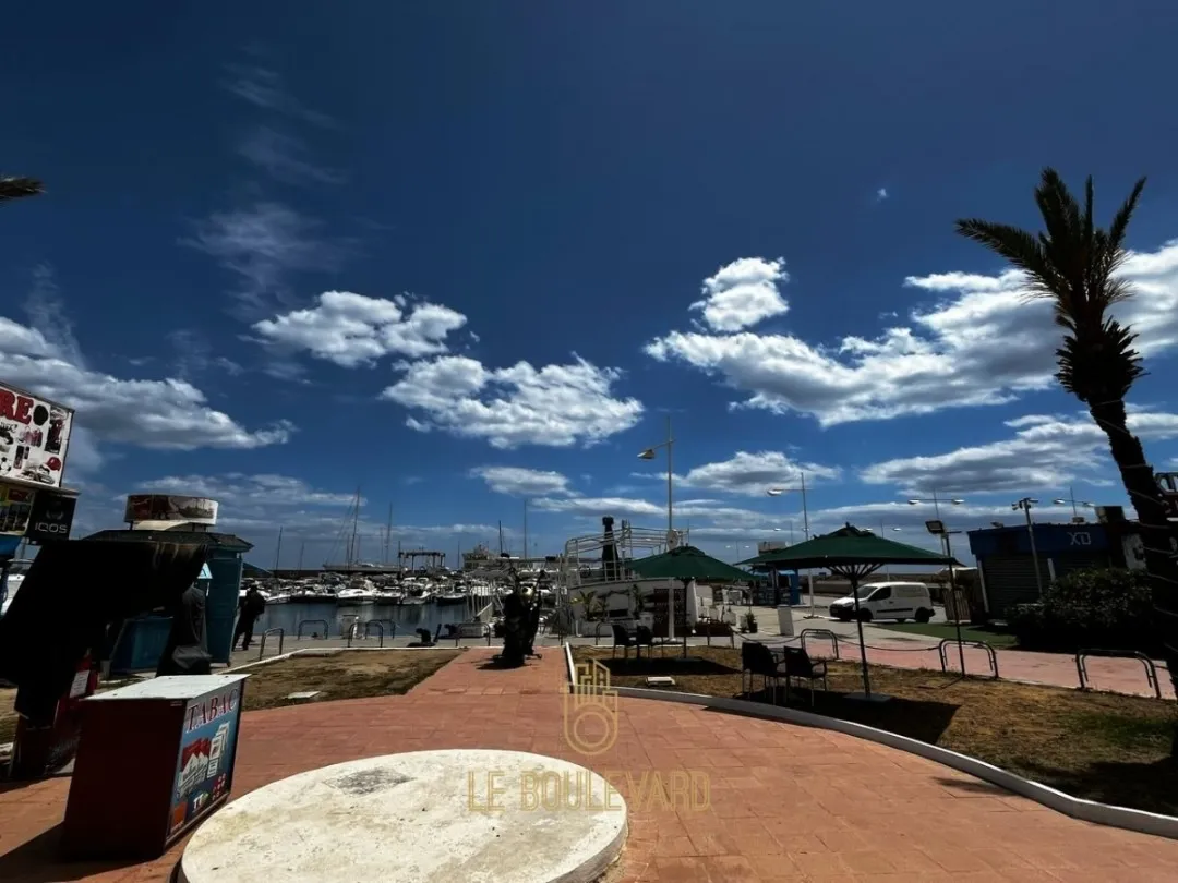 A louer local commercial à Yasmine Hammamet 