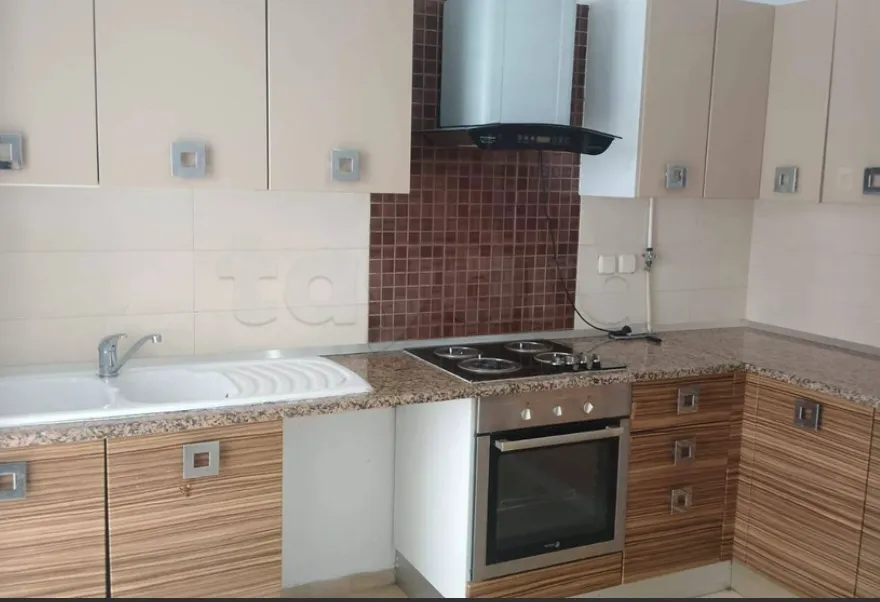 Location S2 vide à Cité Les Palmiers 