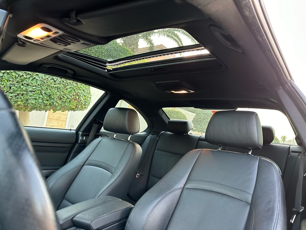 Bmw 320i coupe e92 restyle phase 2 kit M full options etat neuf