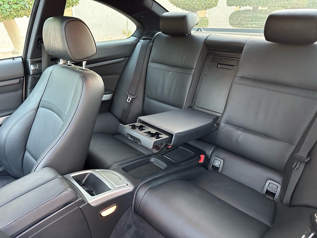 Bmw 320i coupe e92 restyle phase 2 kit M full options etat neuf