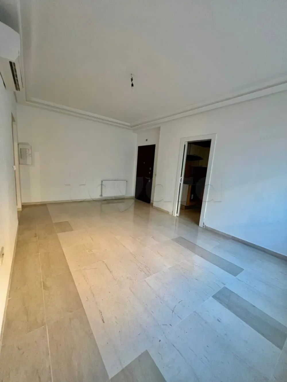 un appartement s+1 HS Au 3éme étage(avec ascenseur) a louer situé a Jardin d’El manzah 2 prés de monoprix