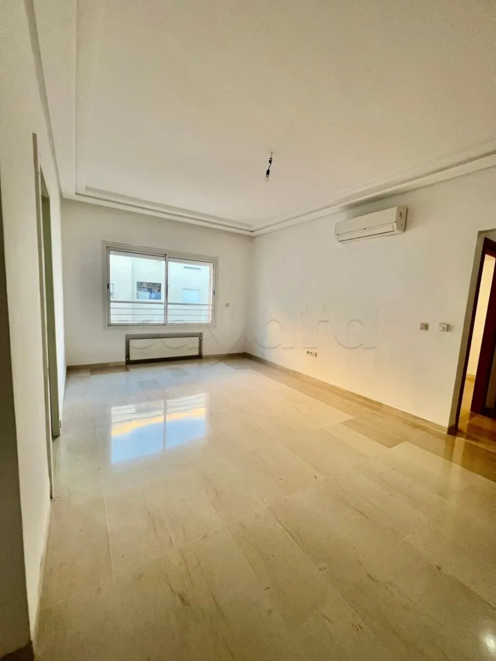 un appartement s+1 HS Au 3éme étage(avec ascenseur) a louer situé a Jardin d’El manzah 2 prés de monoprix