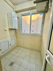un appartement s+1 HS Au 3éme étage(avec ascenseur) a louer situé a Jardin d’El manzah 2 prés de monoprix 