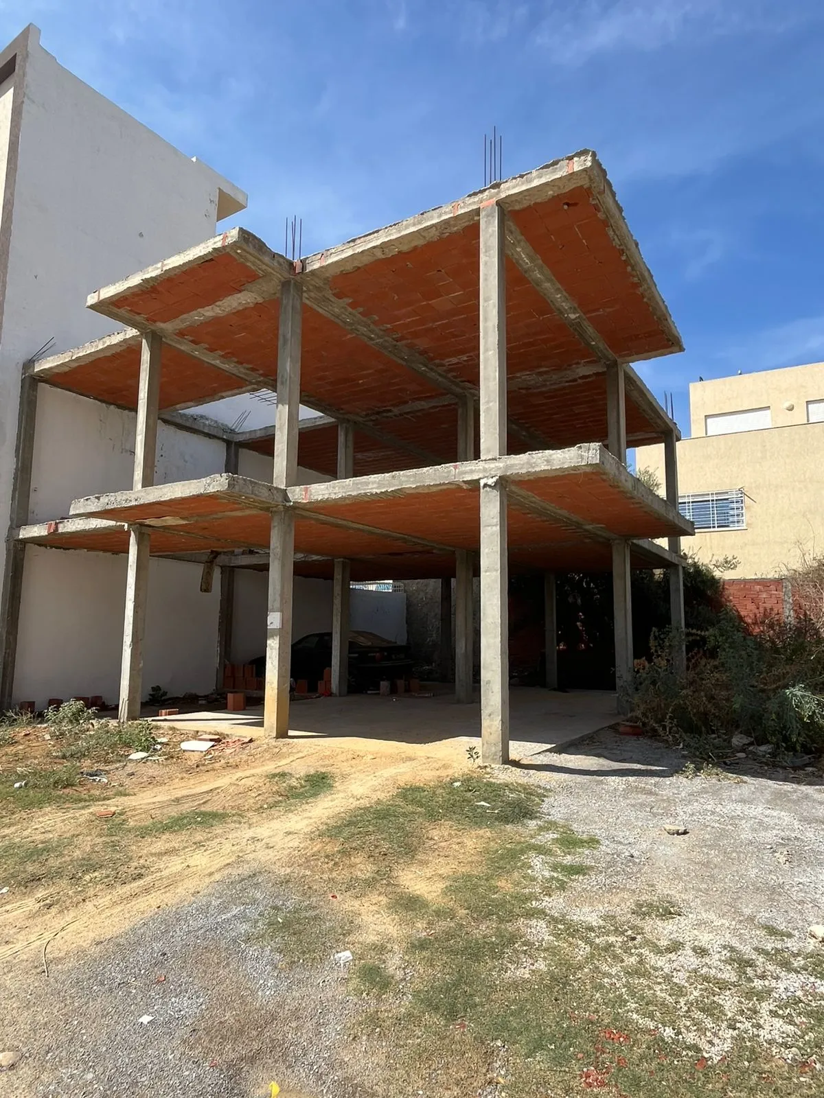 A vendre immeuble inachevé à AFH Mrezga , Cité El Wafa