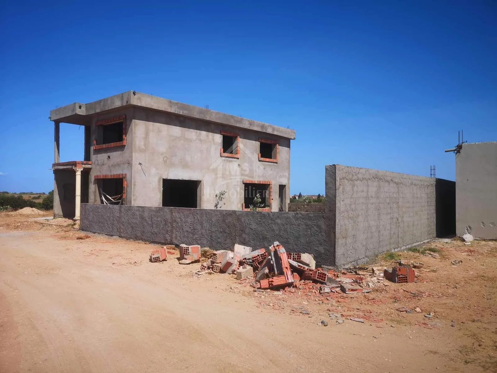 Villa S+4 encours de construction à vendre à Korba 51355351
