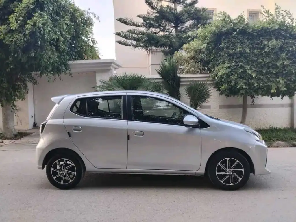 TOYOTA AGYA BOÎTE AUTOMATIQUE PREMIÈRE MAIN