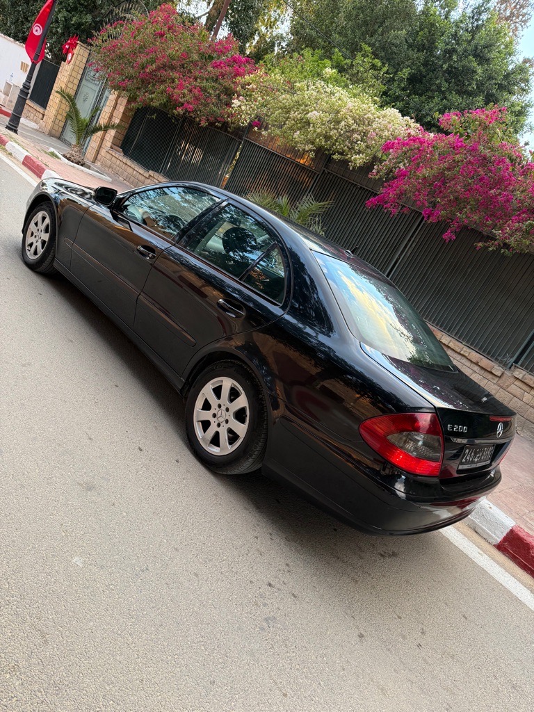 48500 dt Mercedes E200 CDI 8Cv diesel anne 2008 etat impecable tt dorigine et tt neuuf 0 defaut