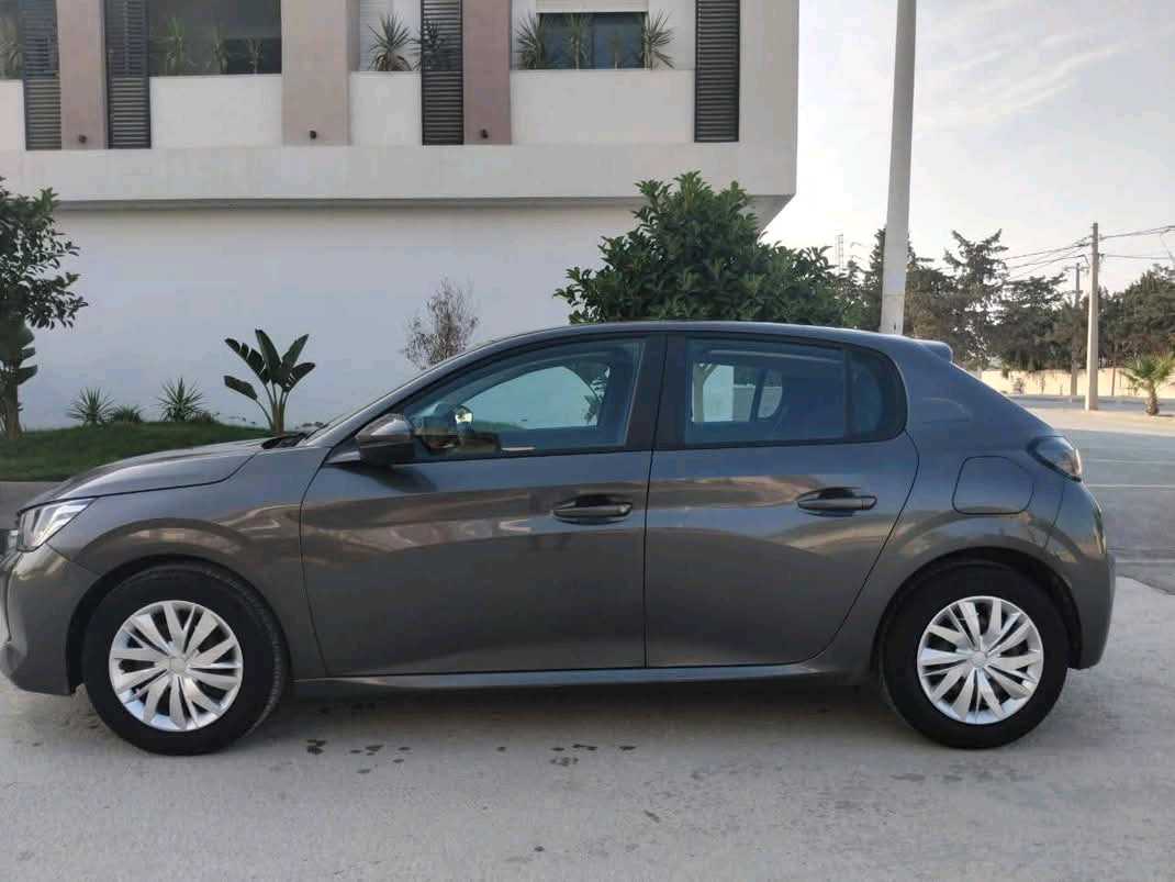 PEUGEOT 208 PREMIÈRE MAIN TRÈS PROPRE 