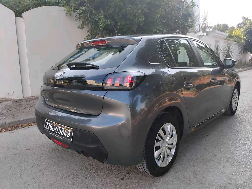 PEUGEOT 208 PREMIÈRE MAIN TRÈS PROPRE 