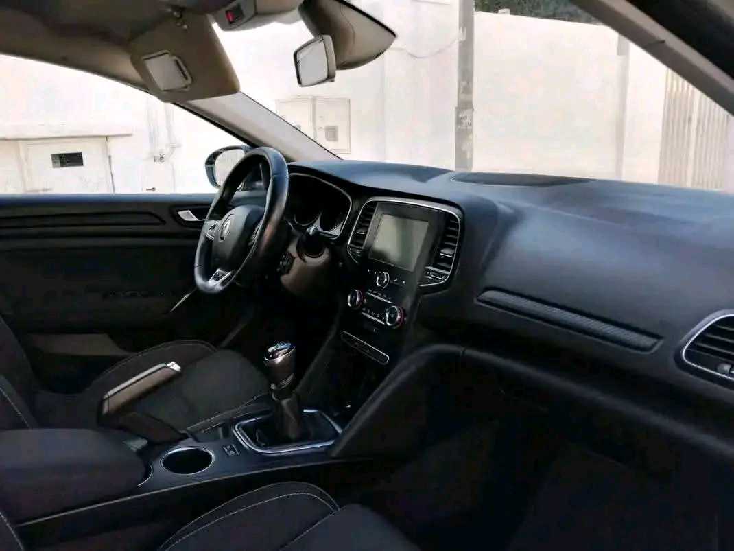 RENAULT MEGANE 4 FULL OPTION PREMIÈRE MAIN 
