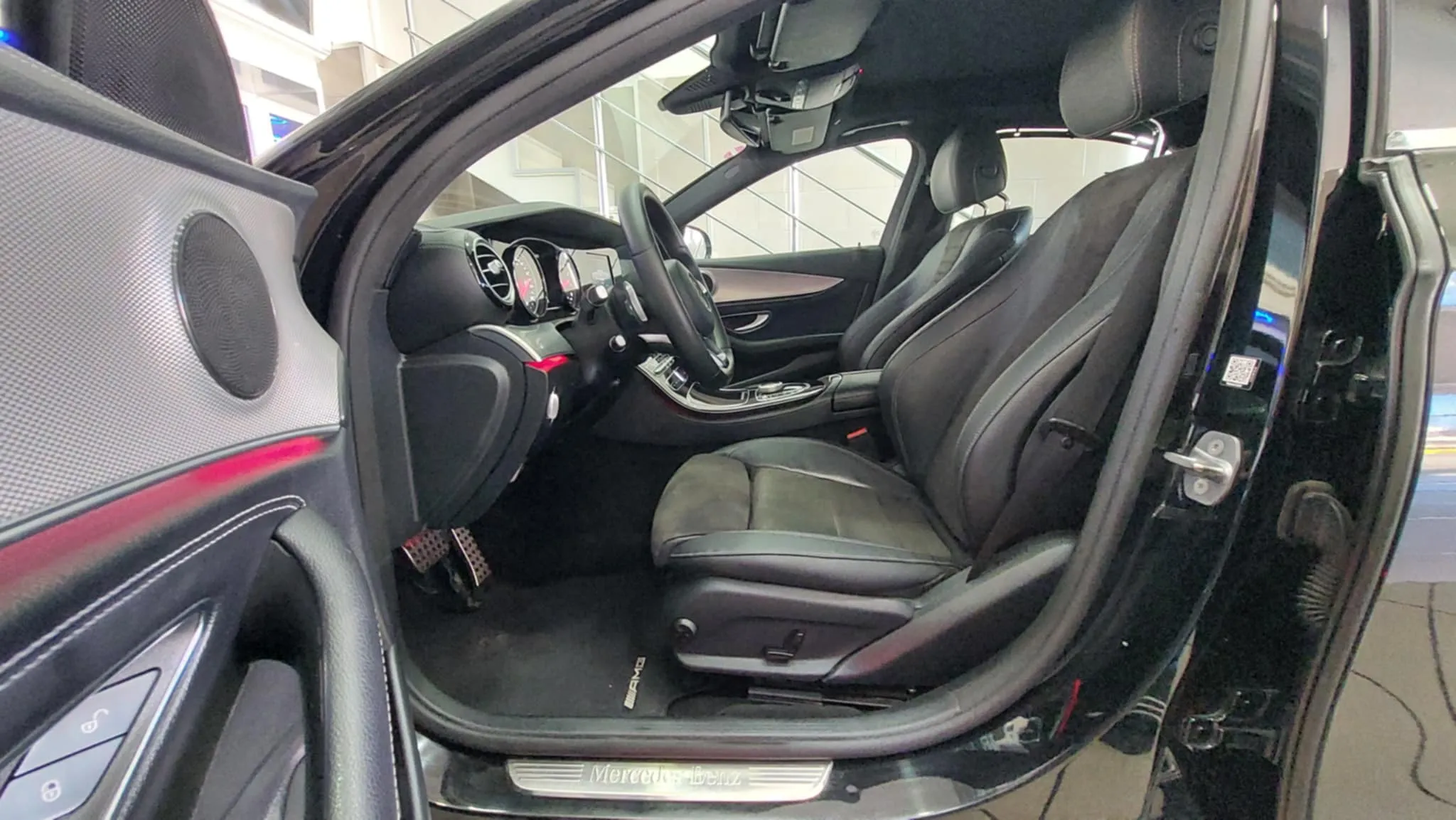 Mercedes-Benz E180 - Tel 98479647 