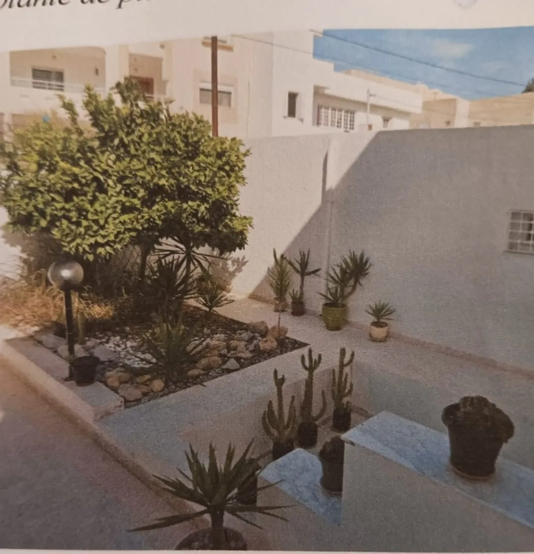 A vendre villa de 900 m2 à cité Zahra Sousse
