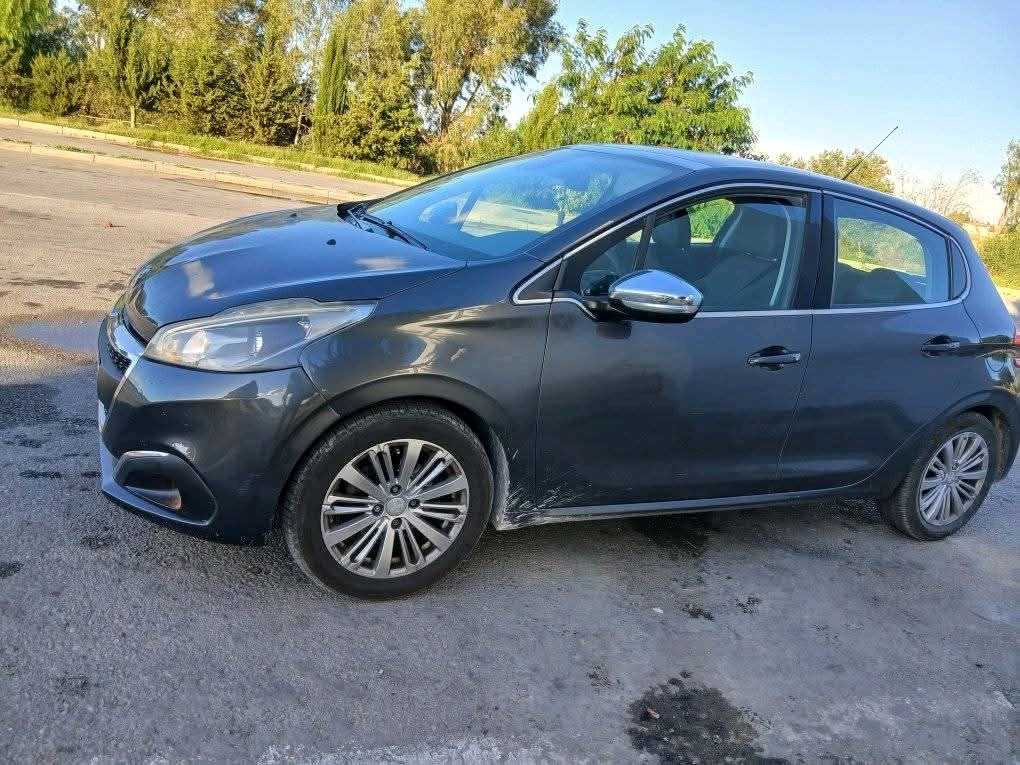 PEUGEOT 208 ACTIVE PLUS TRÈS PROPRE 