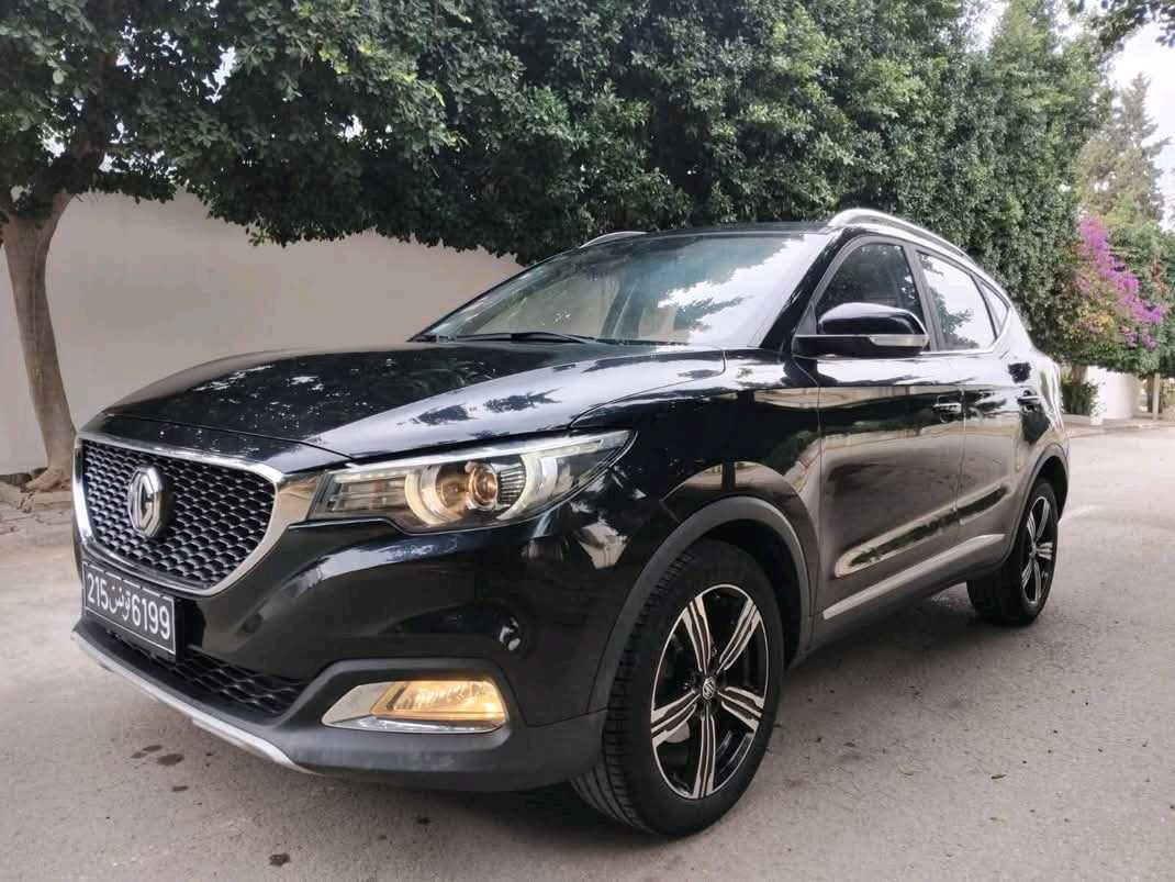 MG ZS BOÎTE AUTOMATIQUE PREMIÈRE MAIN 