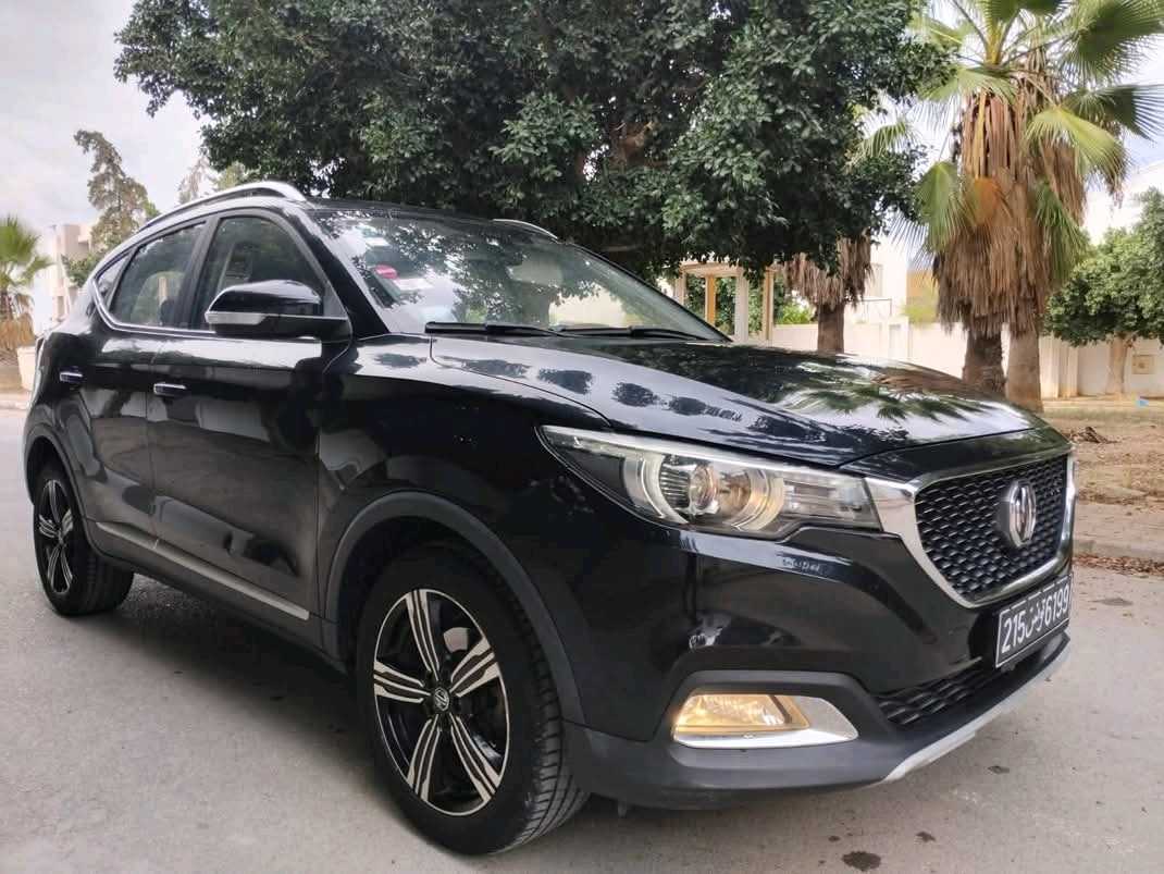 MG ZS BOÎTE AUTOMATIQUE PREMIÈRE MAIN 