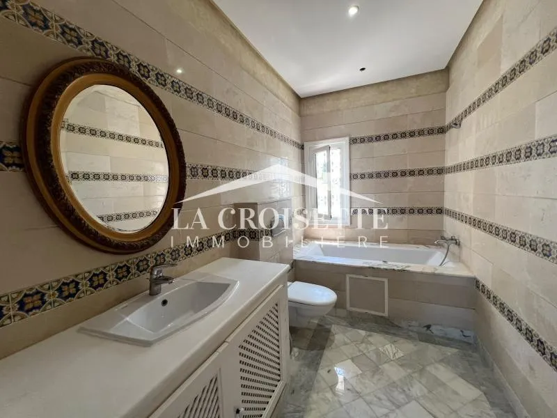 Duplex S+3 meublé à Gammarth MDL0740