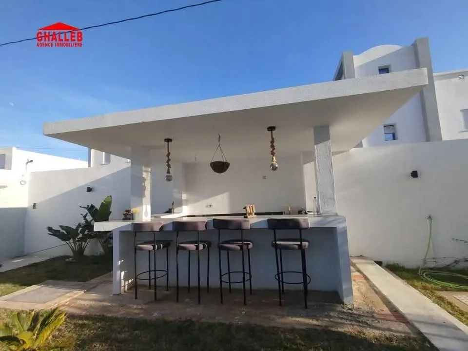 villa standing avec piscine 29730412