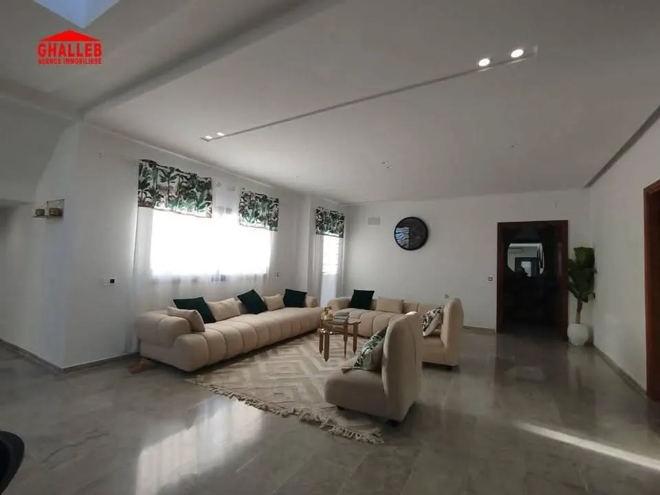 villa standing avec piscine 29730412