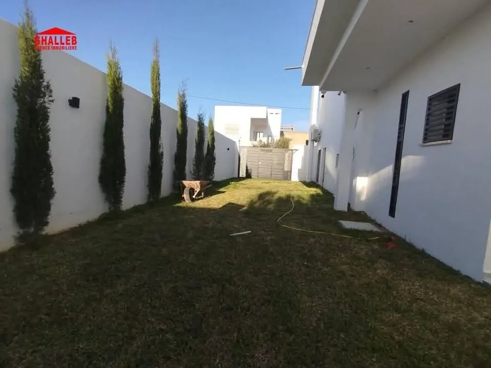 villa standing avec piscine 29730412