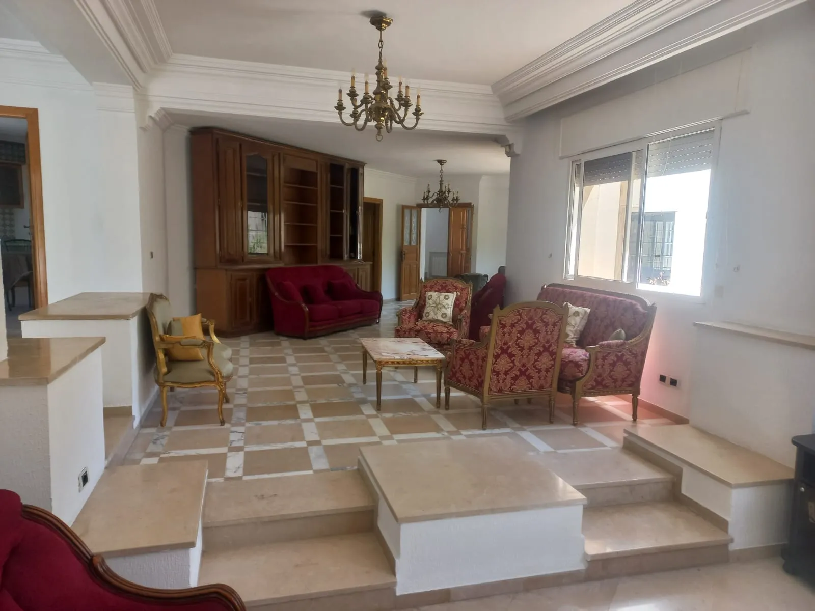 À louer. Villa moderne sur 3 niveaux avec jardin (Bureaux ou Habitation). El Menzah 9A. Tunis