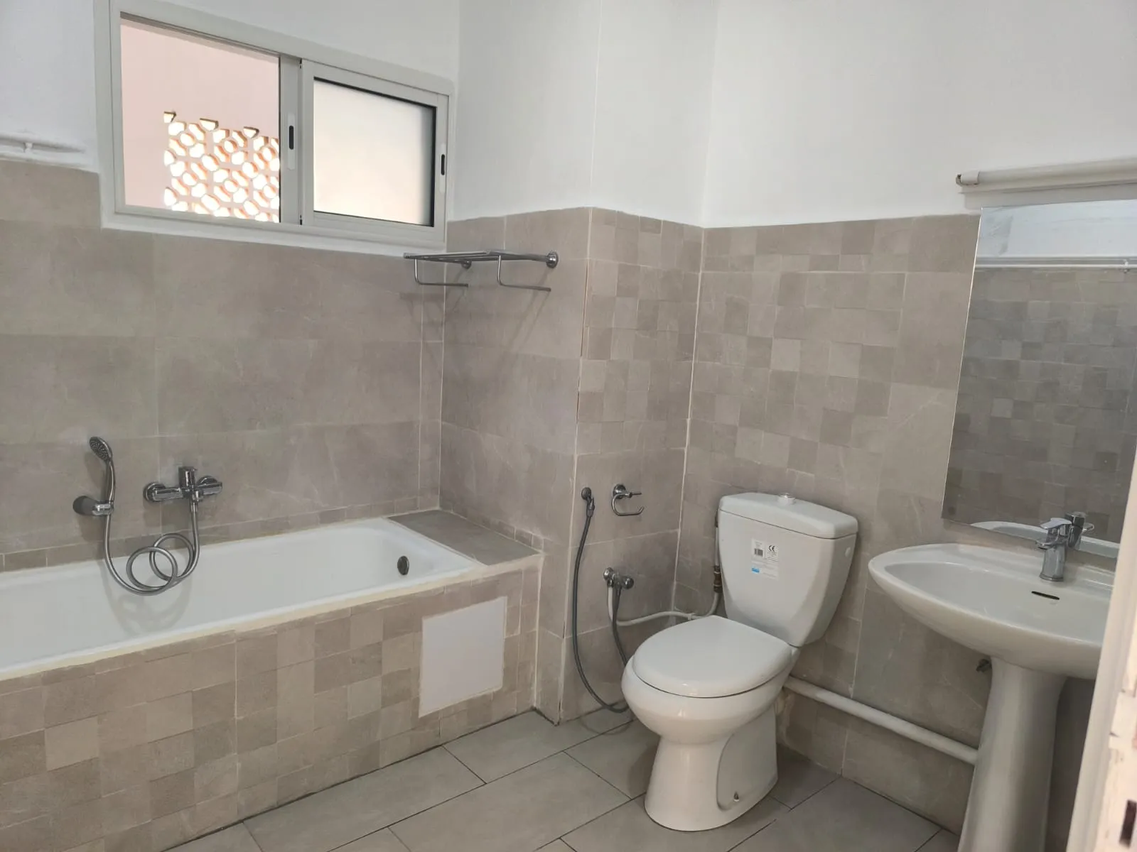 etage de villa menzah 5