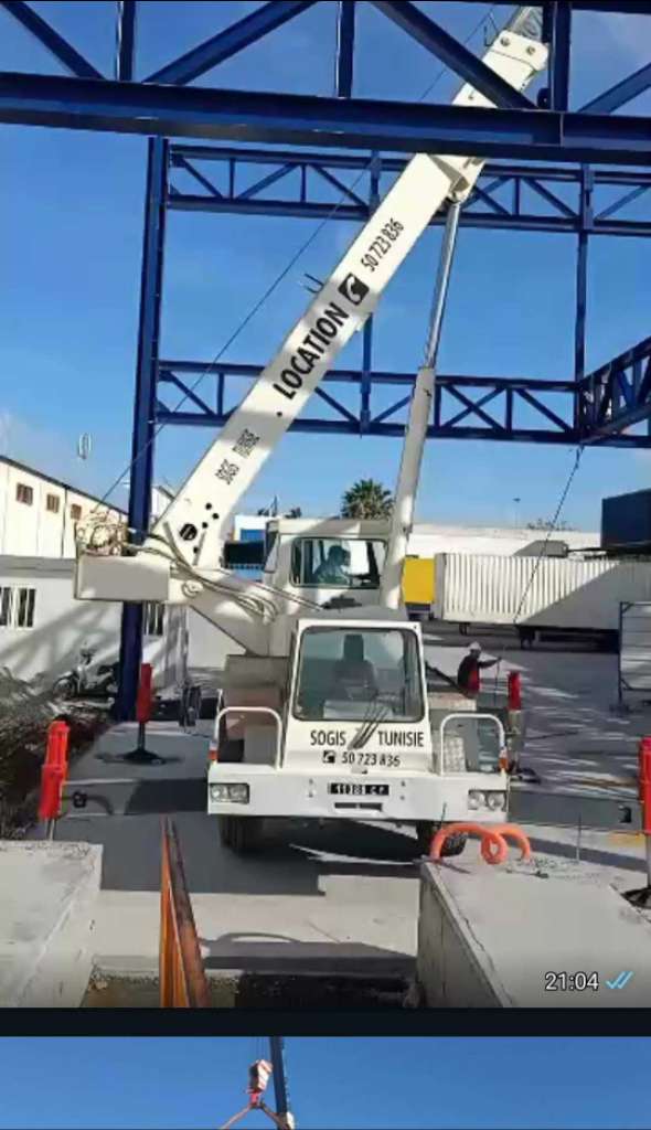 grue mobile 25 tonnes LIEBHERR double cabine