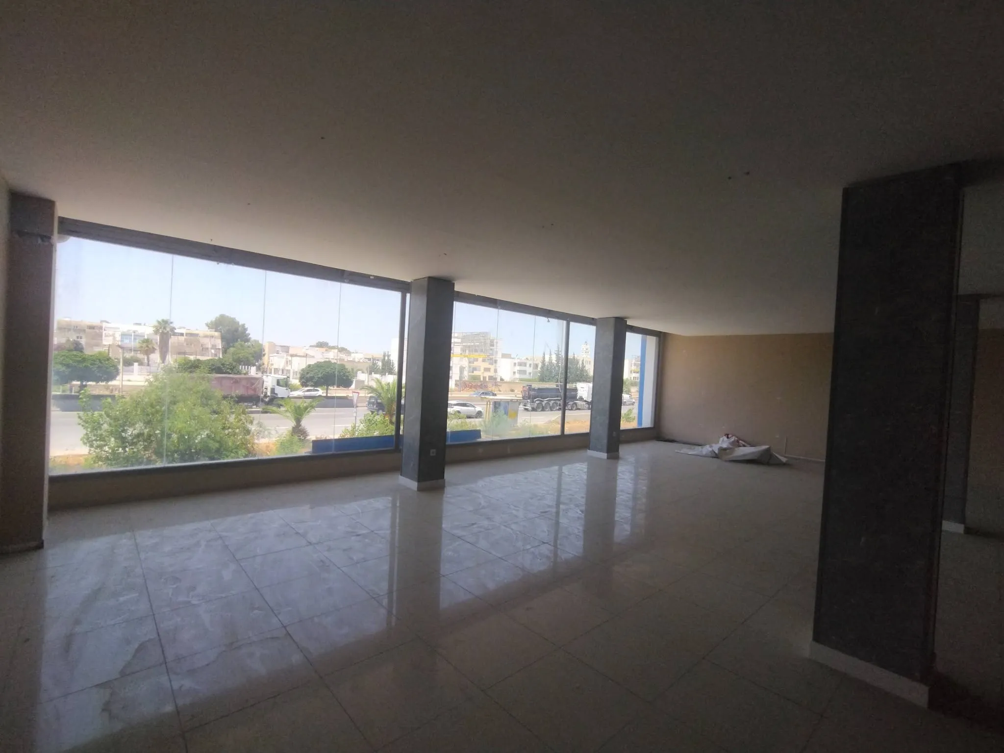 🔴⚫️ HRIMMO – À LOUER | OPEN SPACE DE 200 m² À CHARGUIA 1 