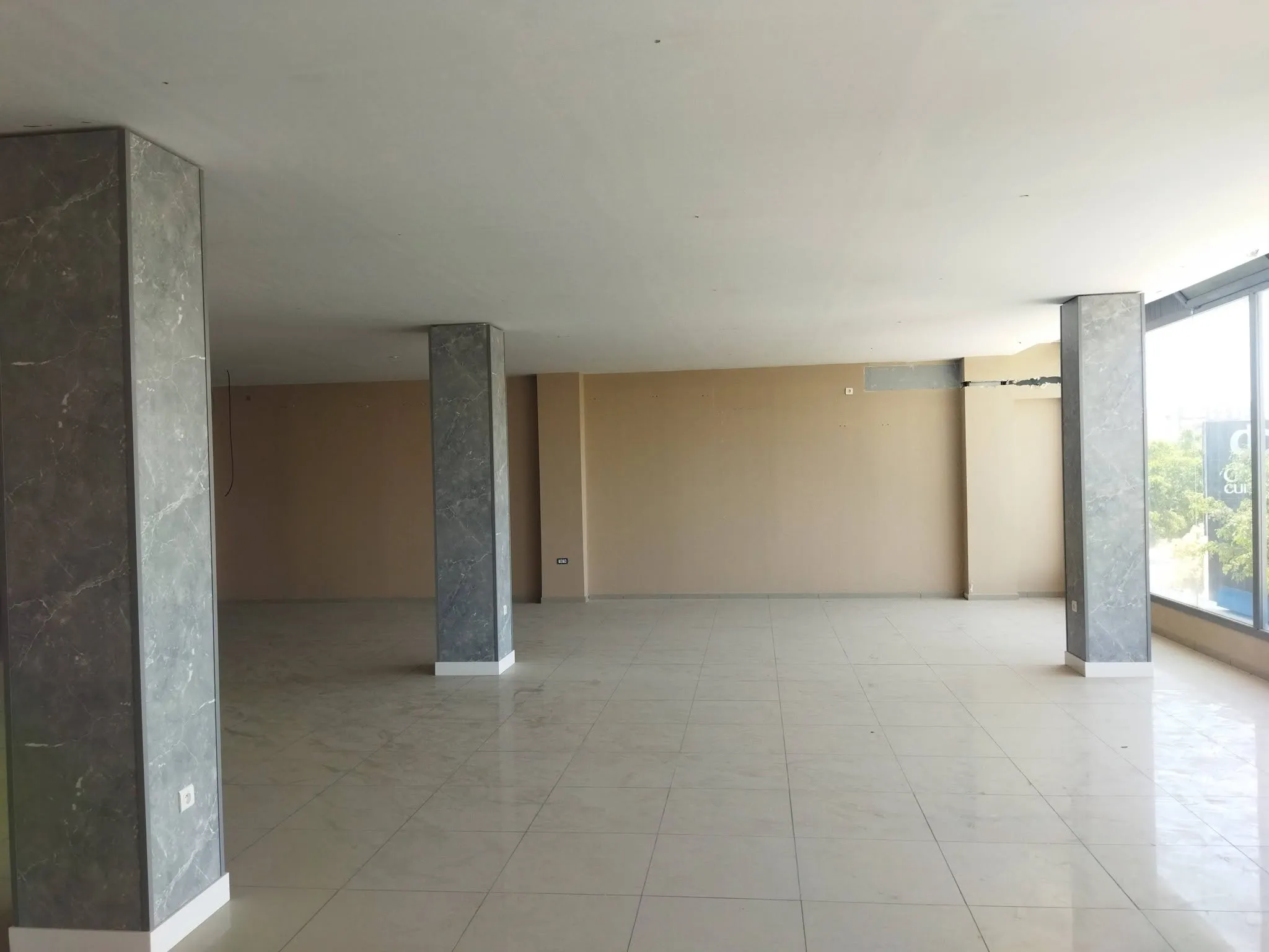 🔴⚫️ HRIMMO – À LOUER | OPEN SPACE DE 200 m² À CHARGUIA 1 