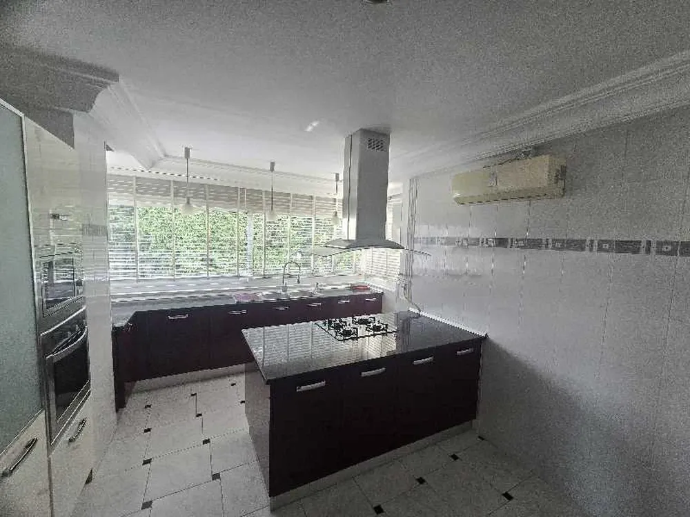 un spacieux appartement s+3 Haut Standing a louer situé a Manzah 4