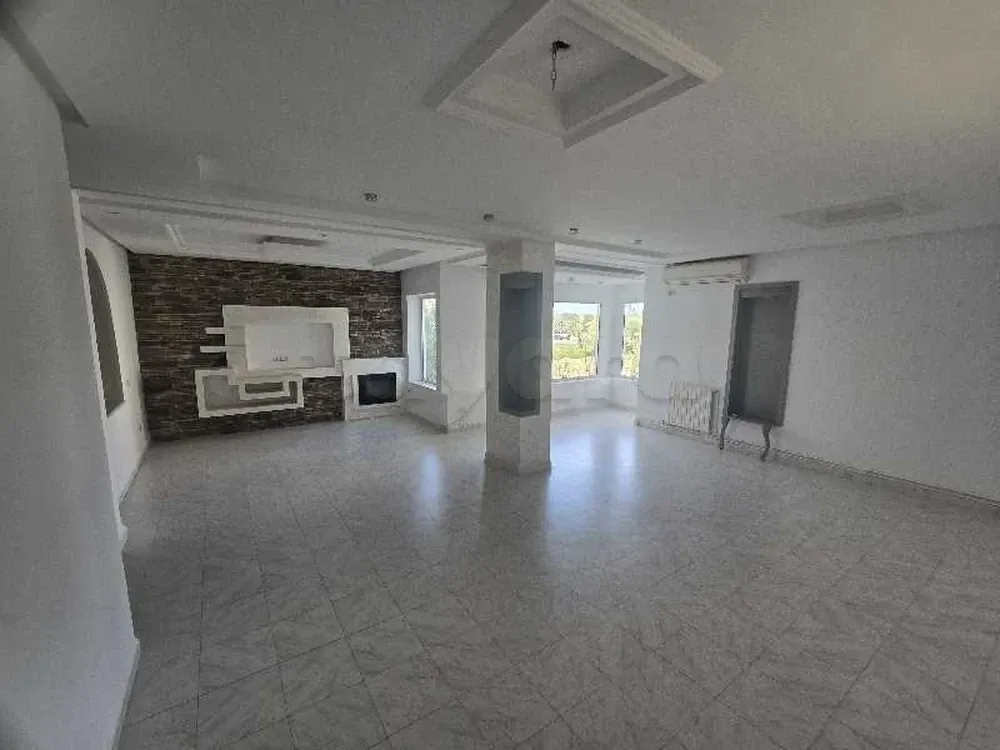 un spacieux appartement s+3 Haut Standing a louer situé a Manzah 4