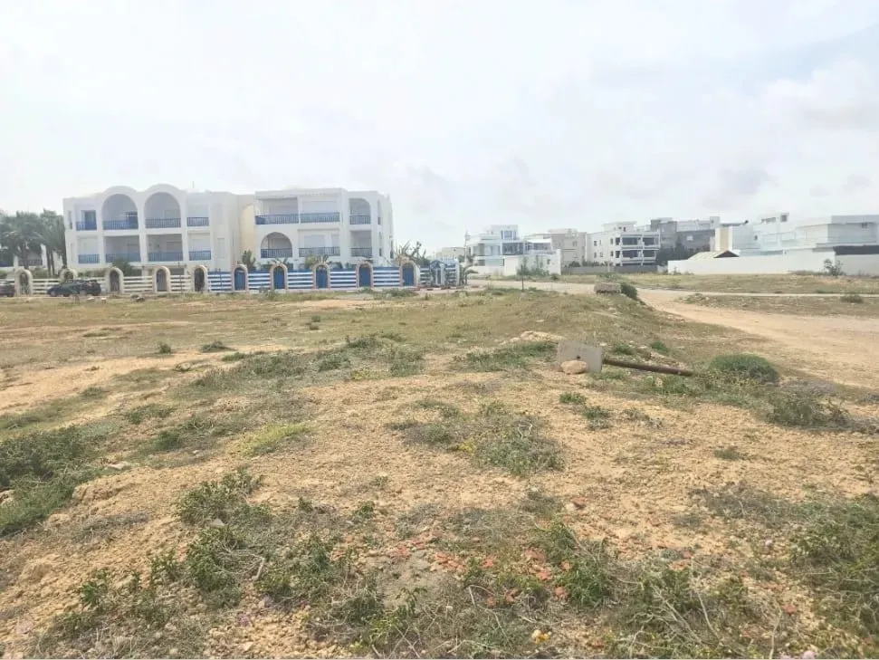 Magnifiques terrain constructible de 1200 m² à Hergla pied dans l'eau