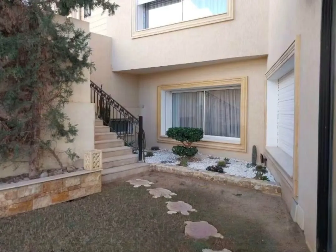 Villa Prestigieuse à zone touristique Sousse