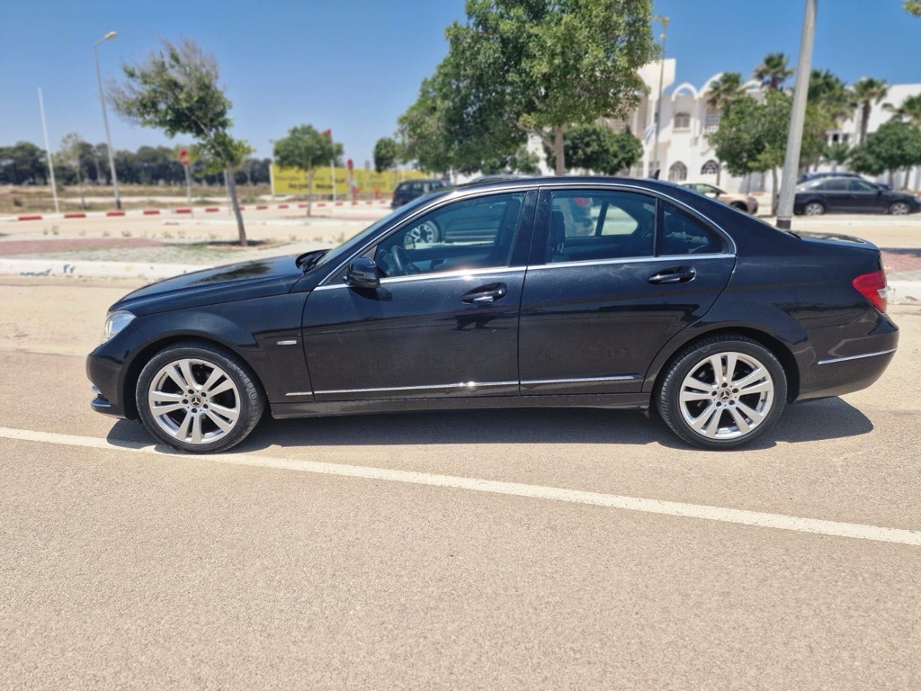 Mercedes Benz c180