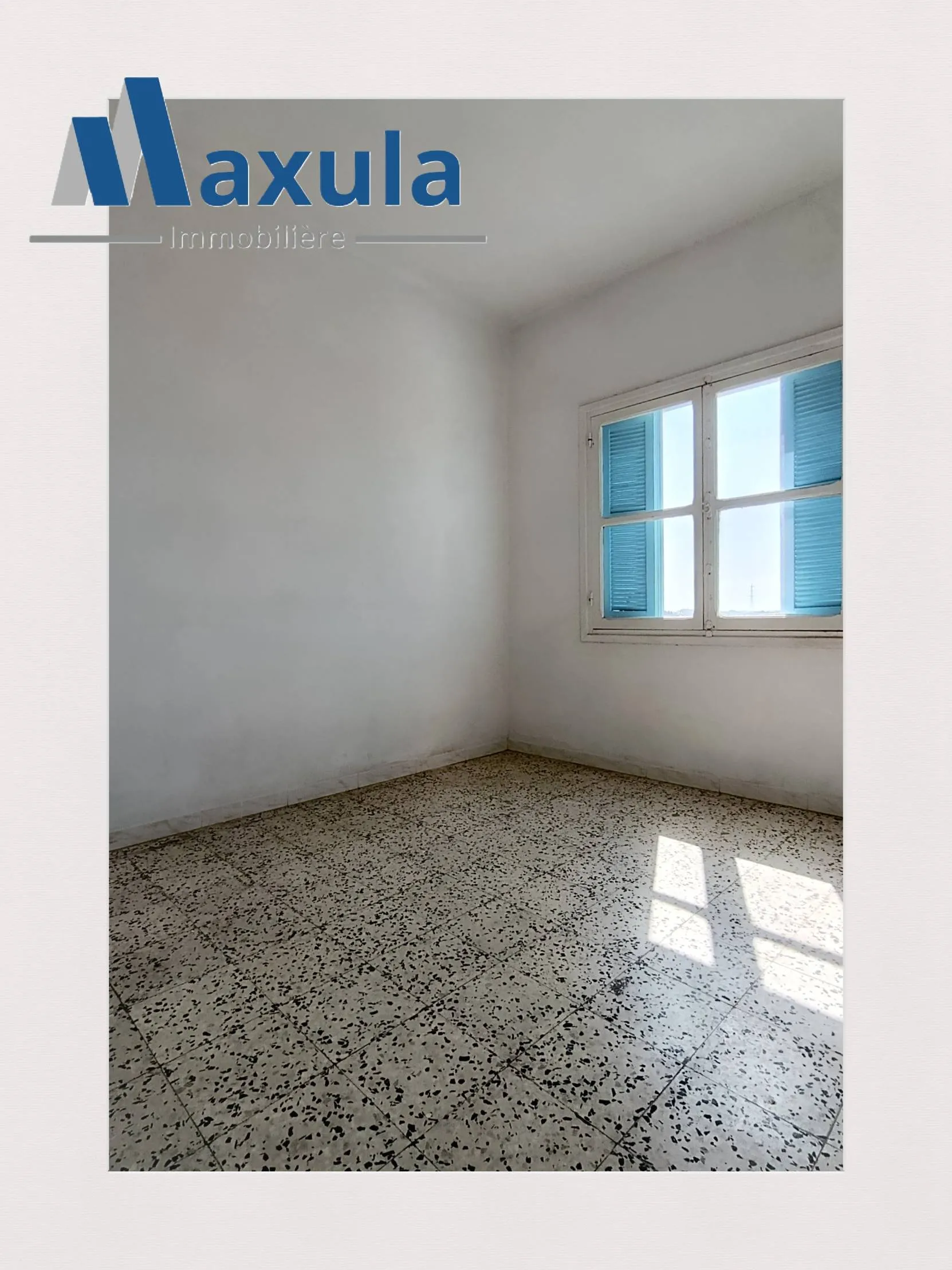 À VENDRE APPARTEMENT S+2 SANS VIS-À-VIS À RADES SNIT