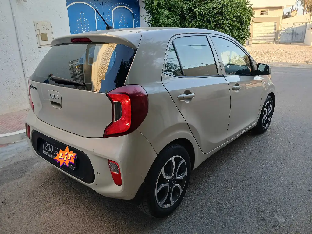 KIA PICANTO BOÎTE AUTO ESSENCE Tel 24 313 594 