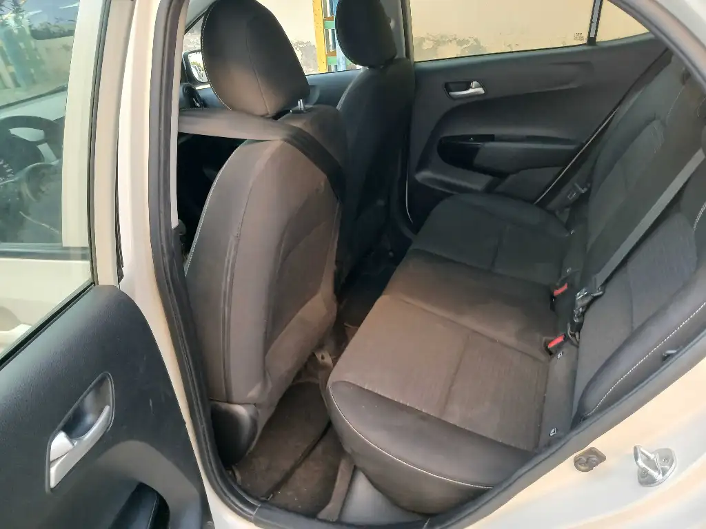 KIA PICANTO BOÎTE AUTO ESSENCE Tel 24 313 594 