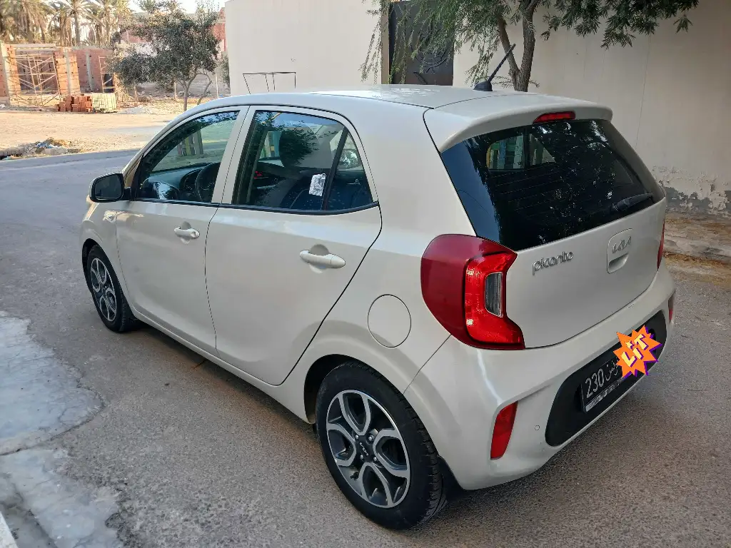 KIA PICANTO BOÎTE AUTO ESSENCE Tel 24 313 594 