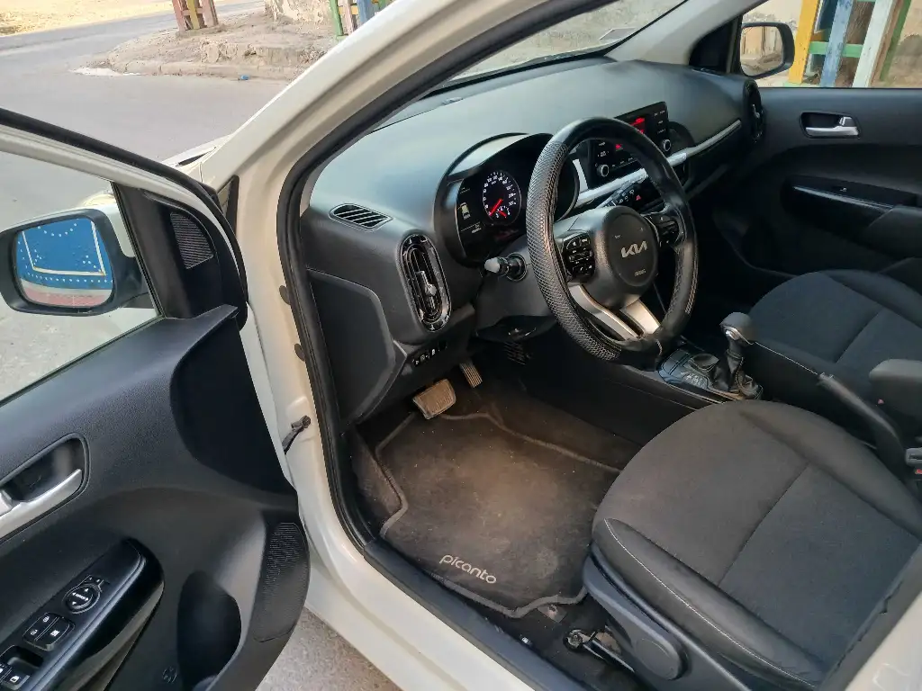 KIA PICANTO BOÎTE AUTO ESSENCE Tel 24 313 594 