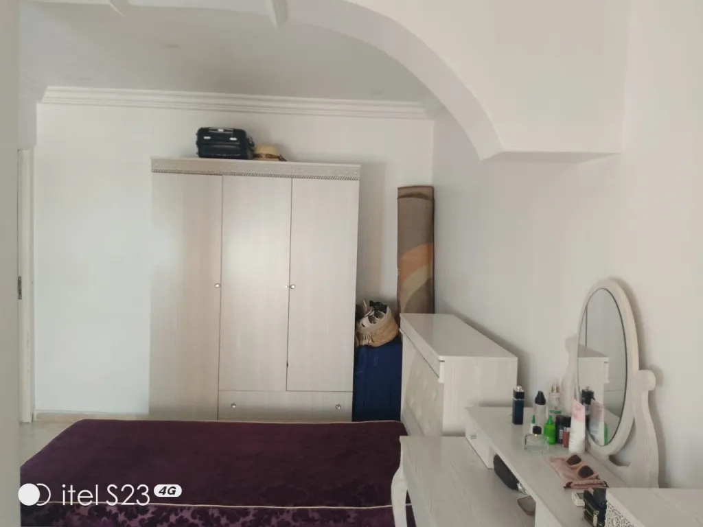 À louer – Duplex S+3 entièrement rénové avec garage à Mourouj 3, idéal pour habitation ou bureautique
