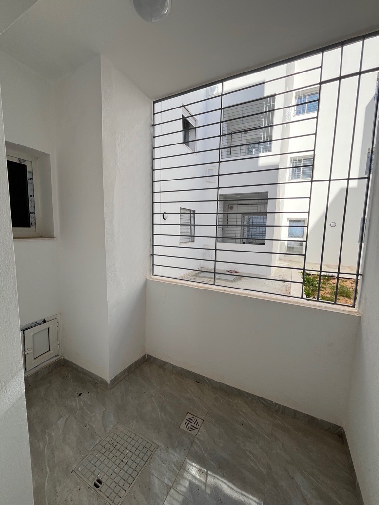 🏡 إعلان كراء منزل للـكراء منزل جديد بمساحة 100 متر مربع في الطابق الأرضي داخل عمارة هادئة. 