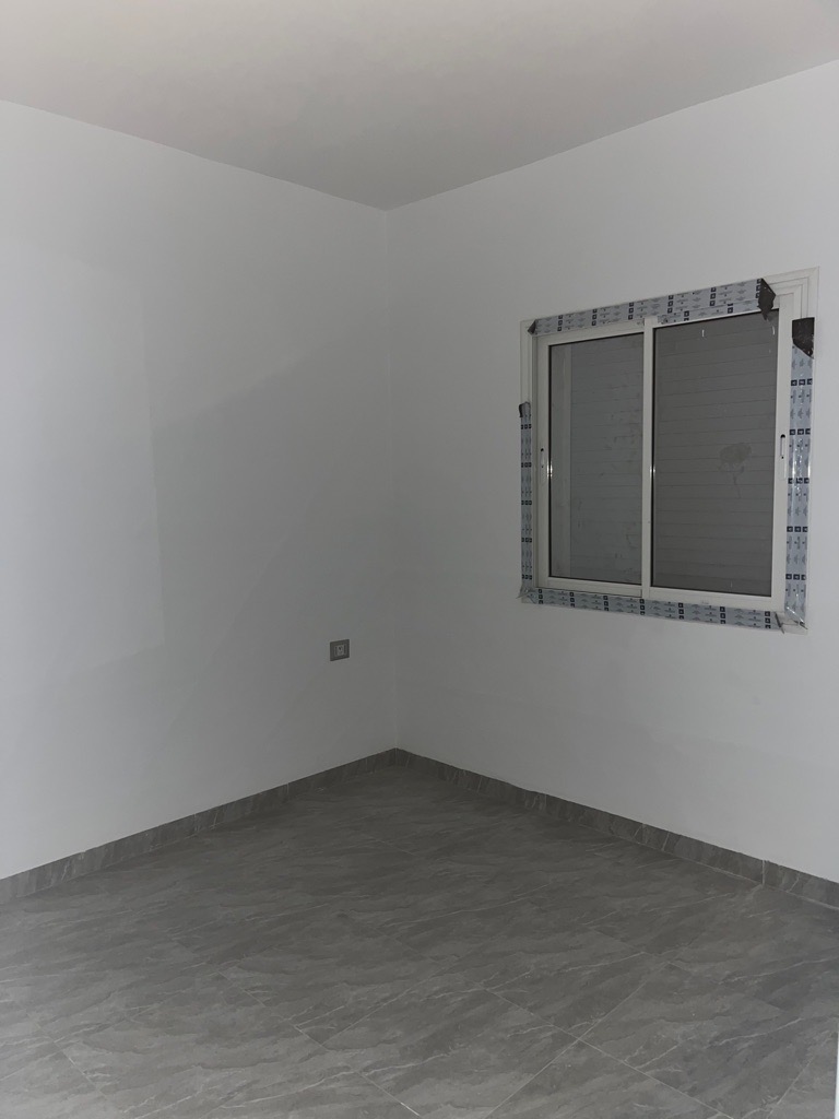 🏡 إعلان كراء منزل للـكراء منزل جديد بمساحة 100 متر مربع في الطابق الأرضي داخل عمارة هادئة. 