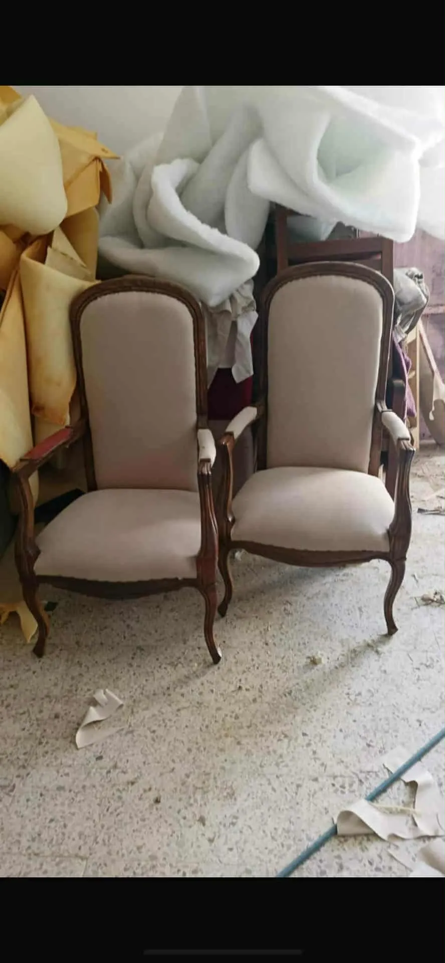 A vendre 2 fauteuils Voltaire neufs à un prix très intéressant