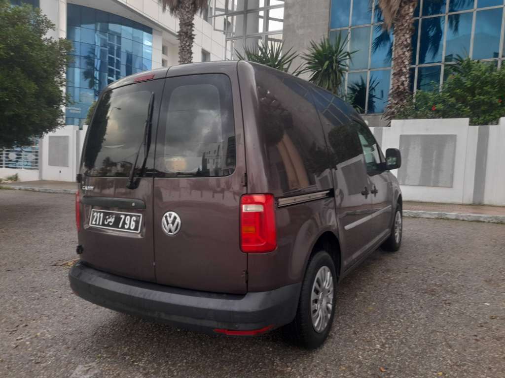 CADDY PRESTIGE 1.6 TDI PREMIÈRE MAIN 