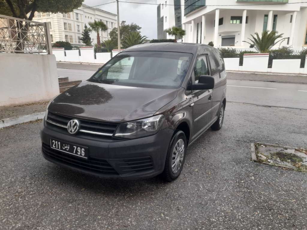 CADDY PRESTIGE 1.6 TDI PREMIÈRE MAIN 