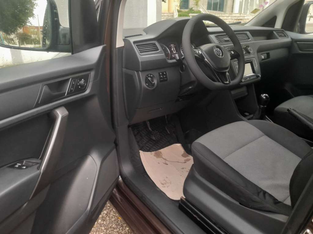 CADDY PRESTIGE 1.6 TDI PREMIÈRE MAIN 