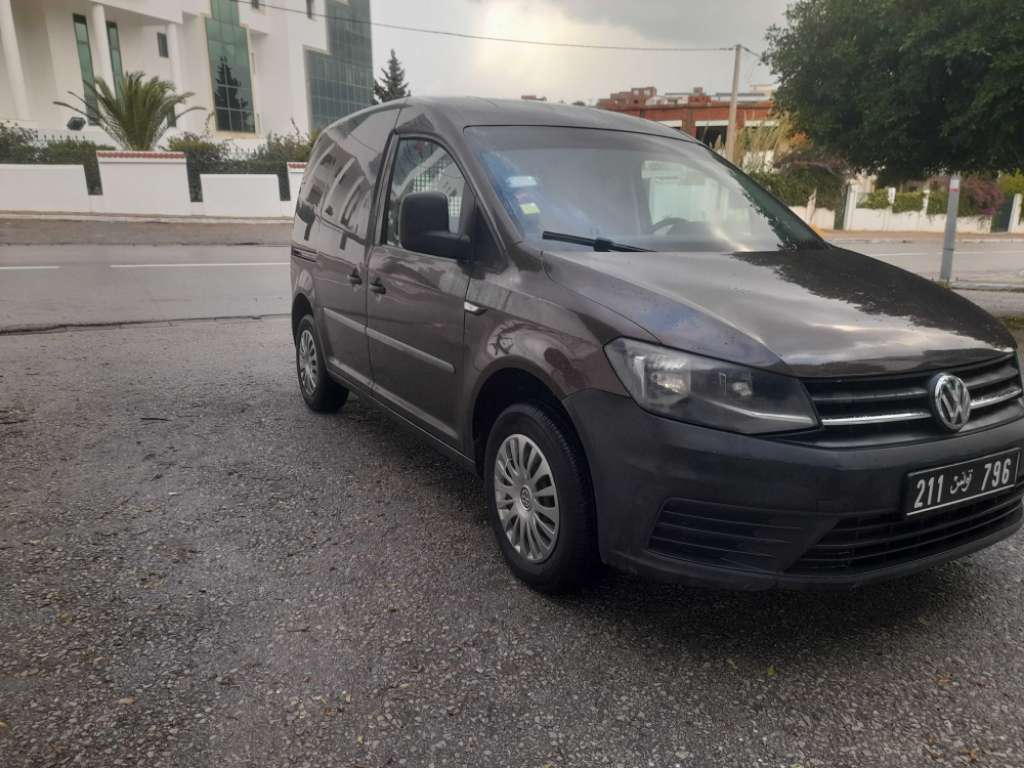 CADDY PRESTIGE 1.6 TDI PREMIÈRE MAIN 