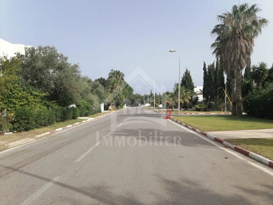 Un terrain clôturé de 327 m² à vendre à la zone touristique 51355351